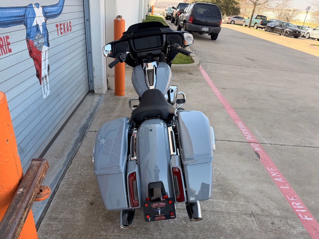 Street Glide®