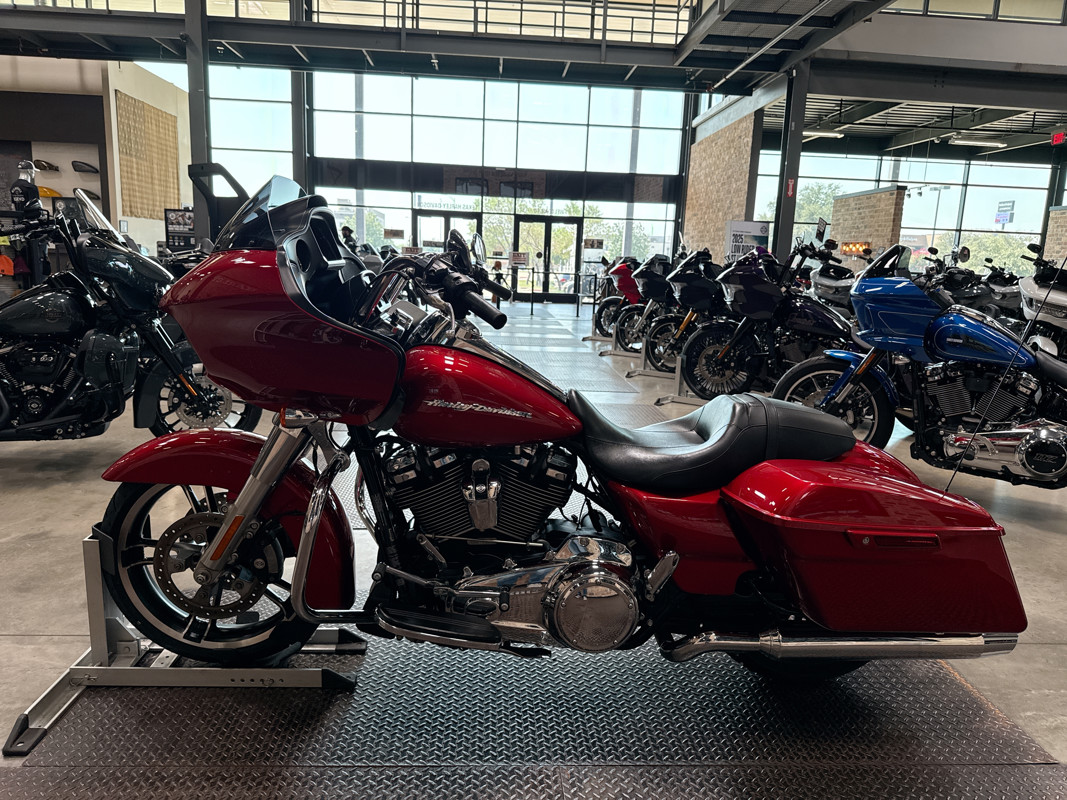 Road Glide®