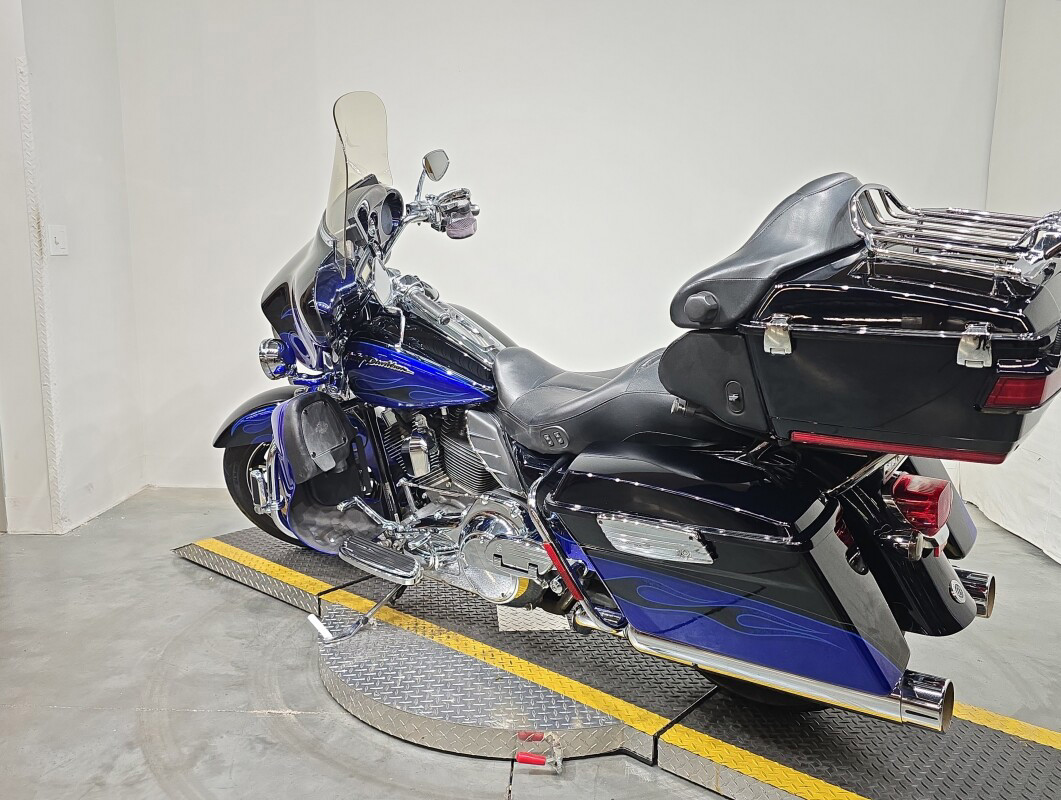 CVO® Ultra Classic Electra Glide®