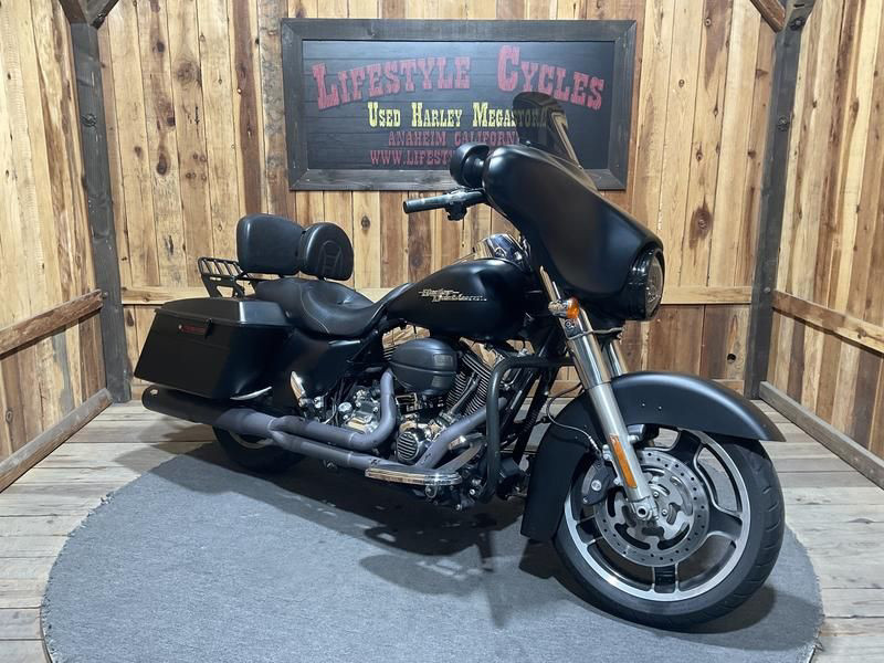 Street Glide®