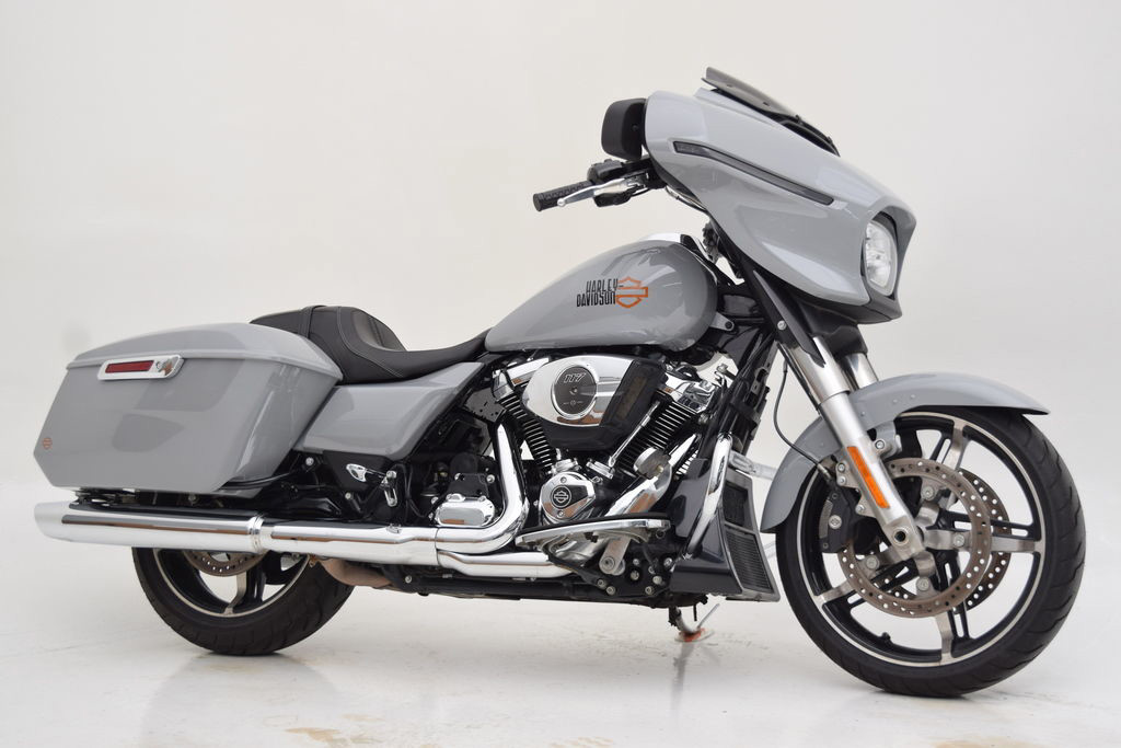 Street Glide®