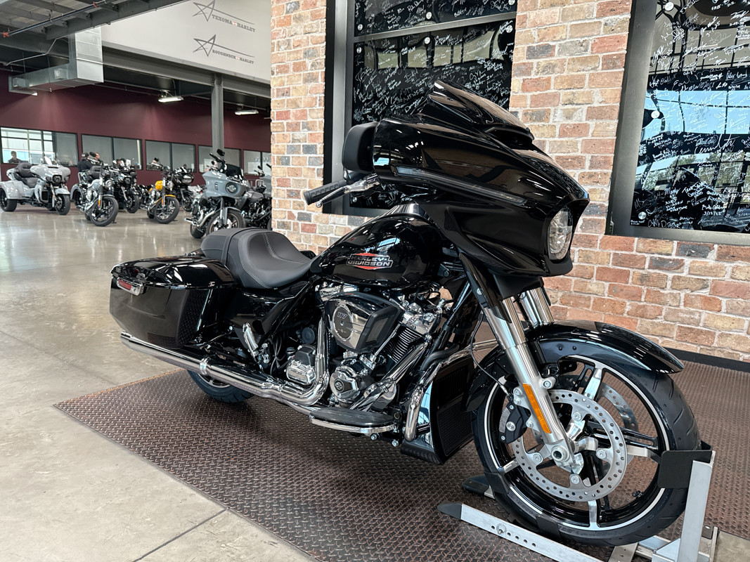 Street Glide®