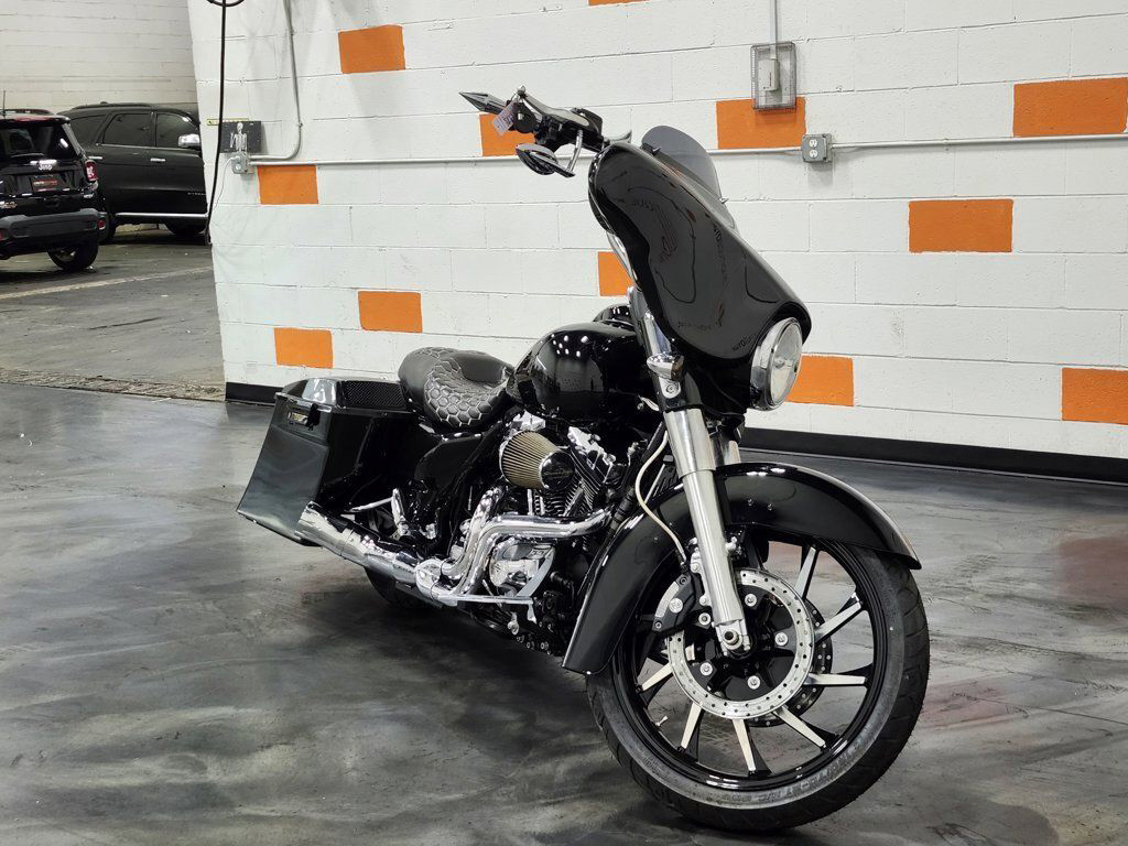 Street Glide®
