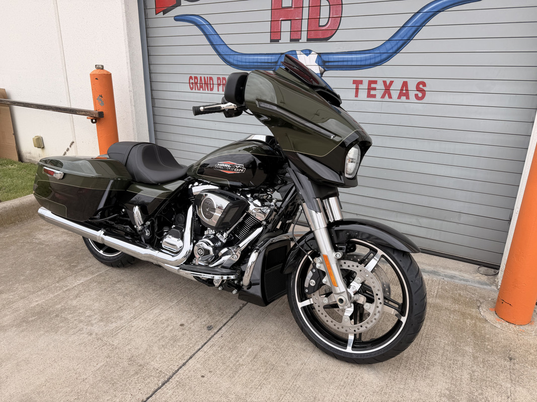 Street Glide®