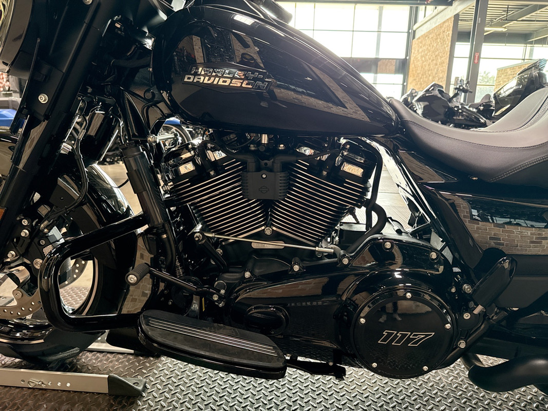 Street Glide®