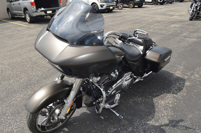 Road Glide®