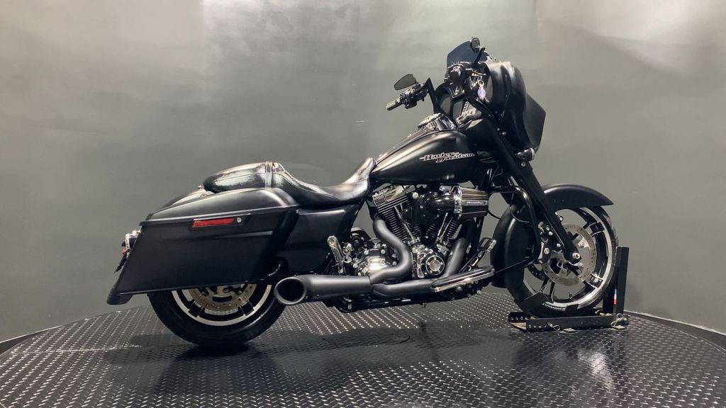 Street Glide®