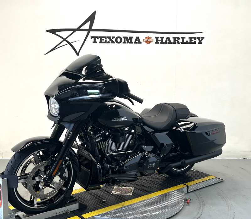 Street Glide®