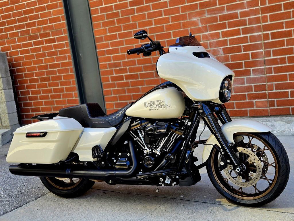 Street Glide® ST