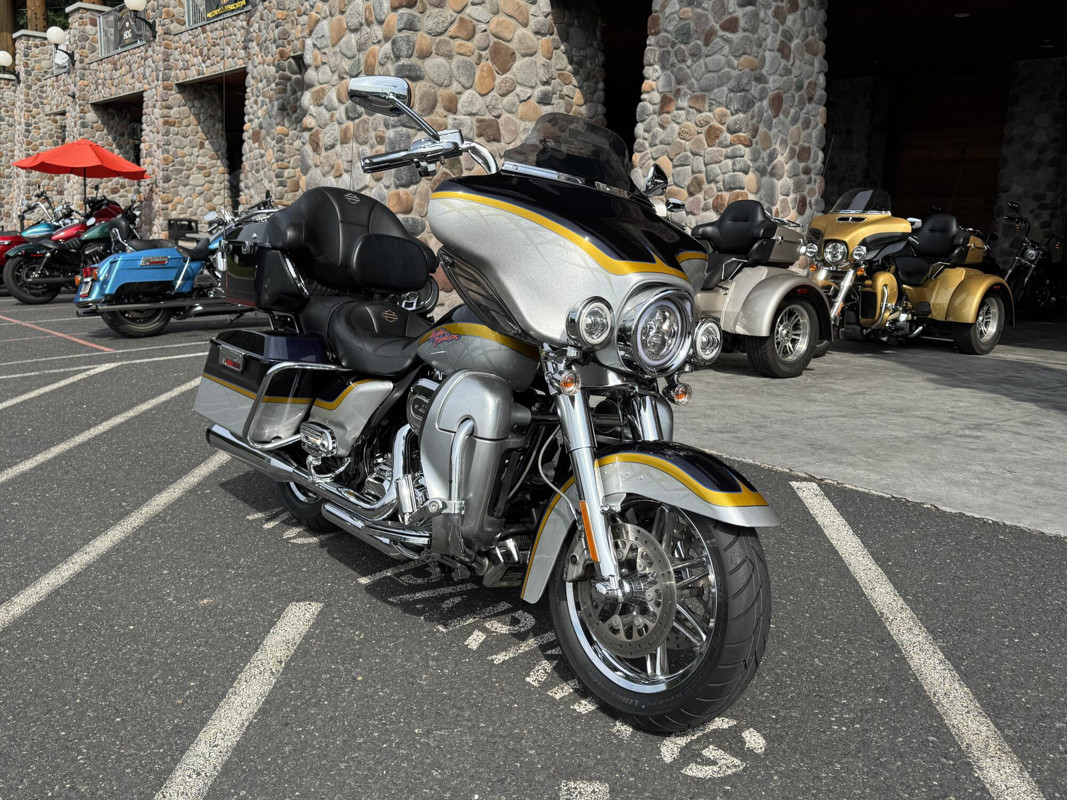 CVO® Ultra Classic® Electra Glide®