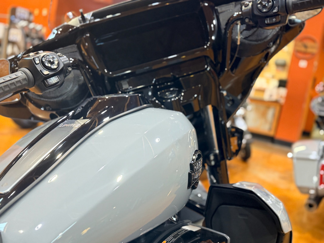 Street Glide® Limited