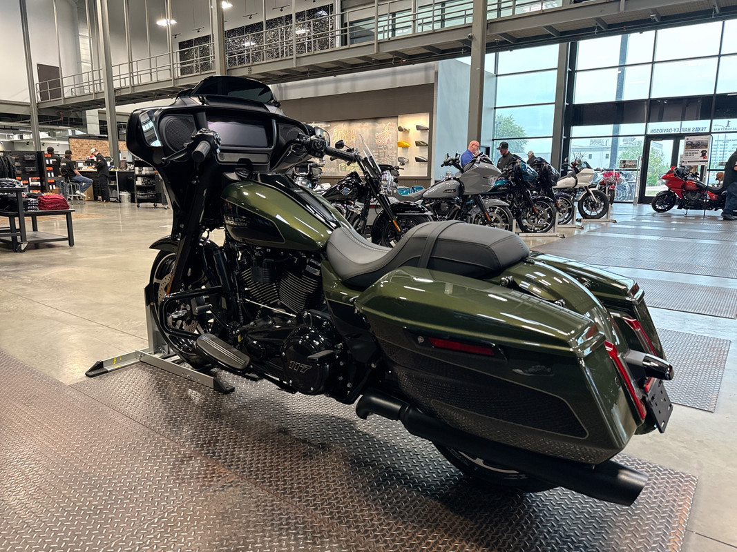 Street Glide®