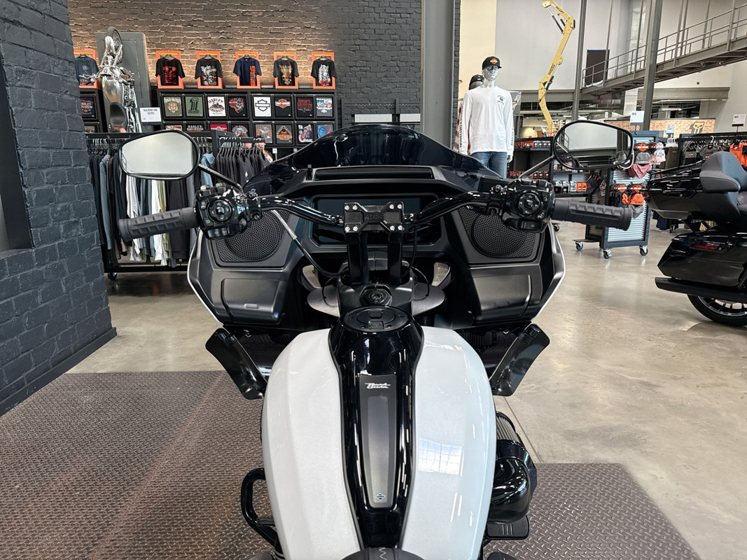 Road Glide®