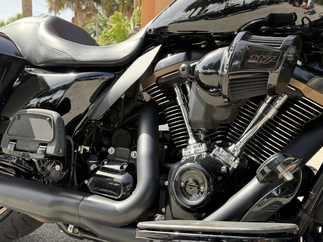 Street Glide® ST