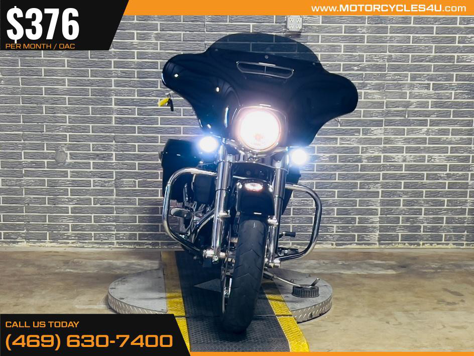 Street Glide®