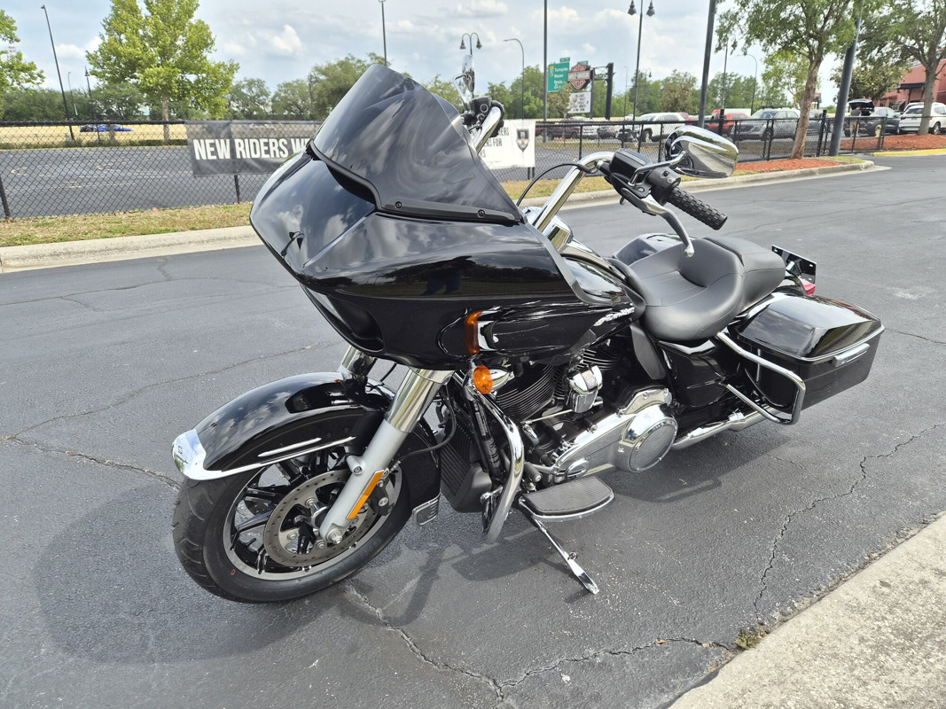 Road Glide®