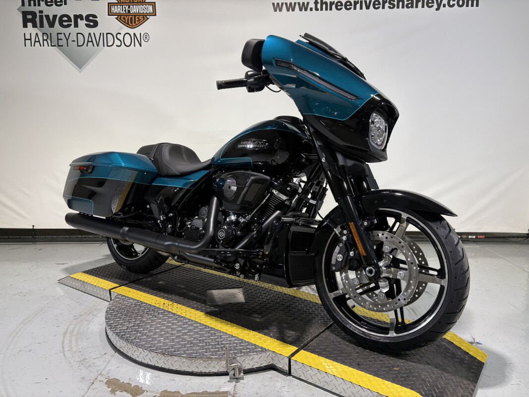 Street Glide®