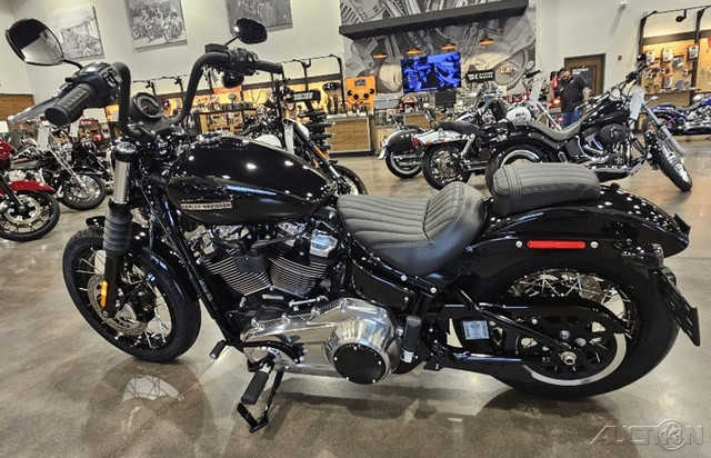 Street Bob®