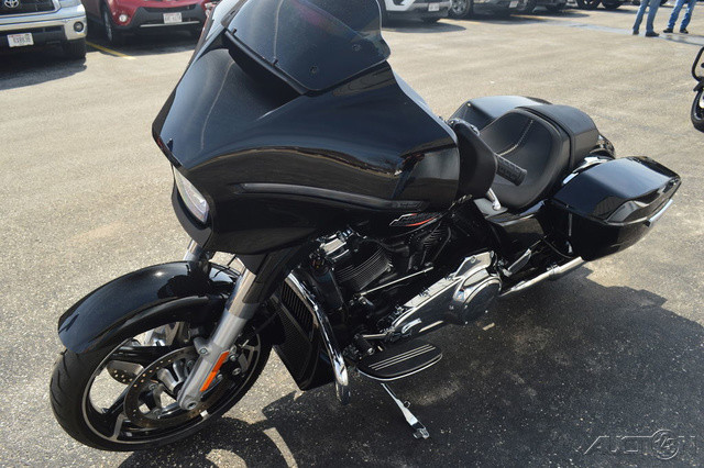 Street Glide®