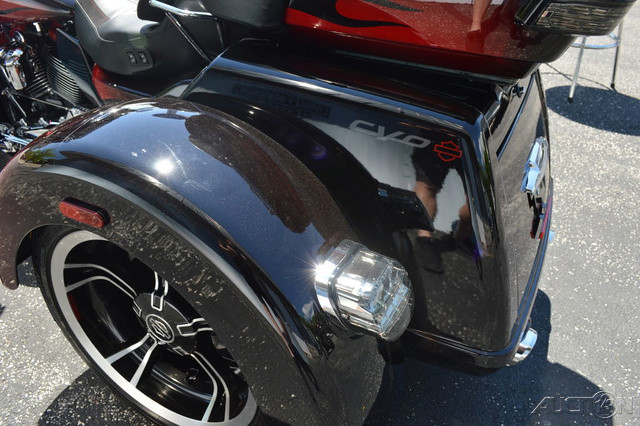CVO® Tri Glide®