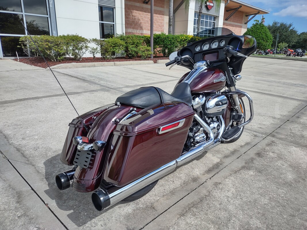 Street Glide®