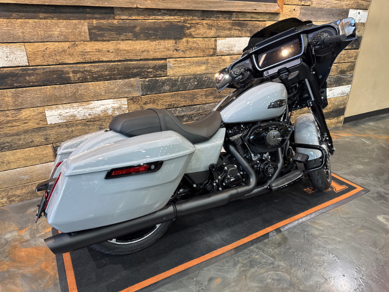 Street Glide®