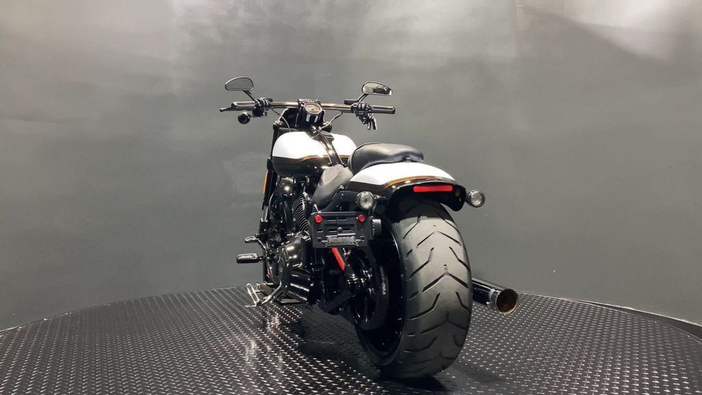 CVO® Pro Street Breakout®