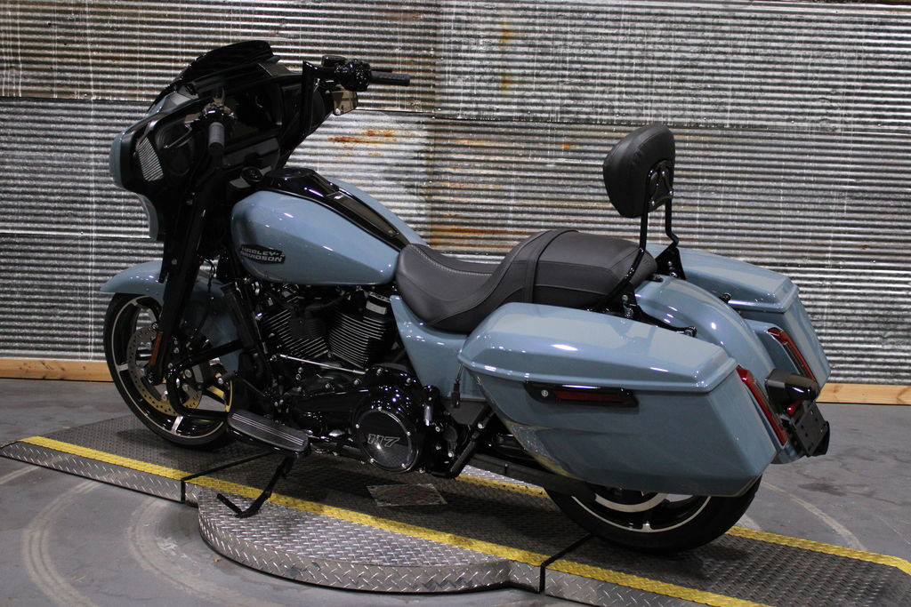 Street Glide®
