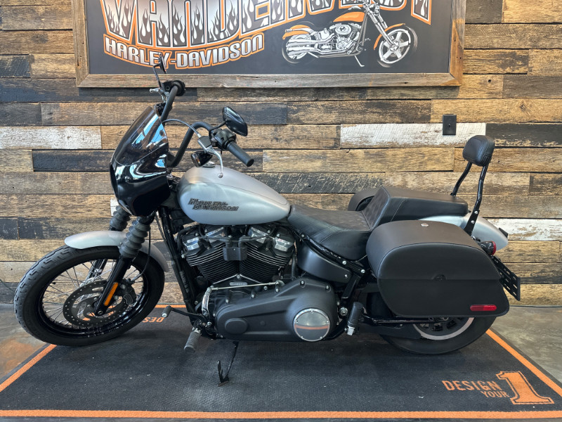 Street Bob®