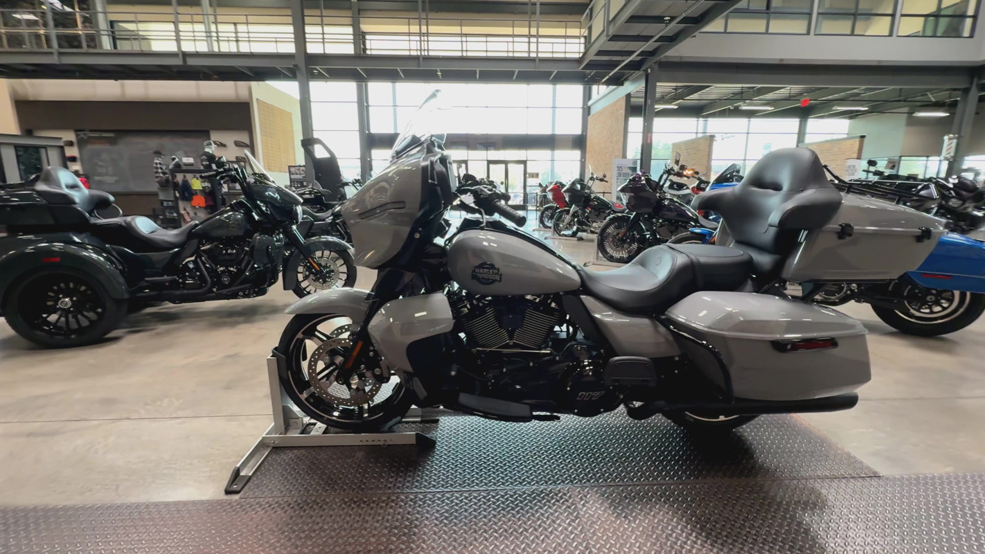 Street Glide® Ultra