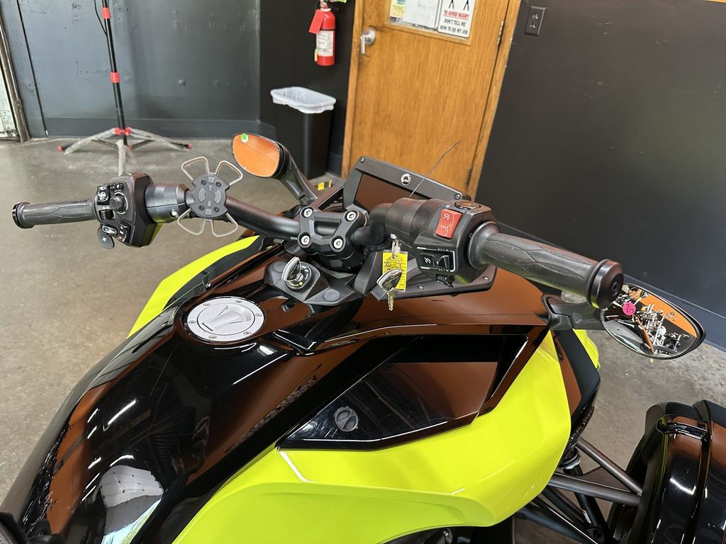 Spyder F3-S Special Series