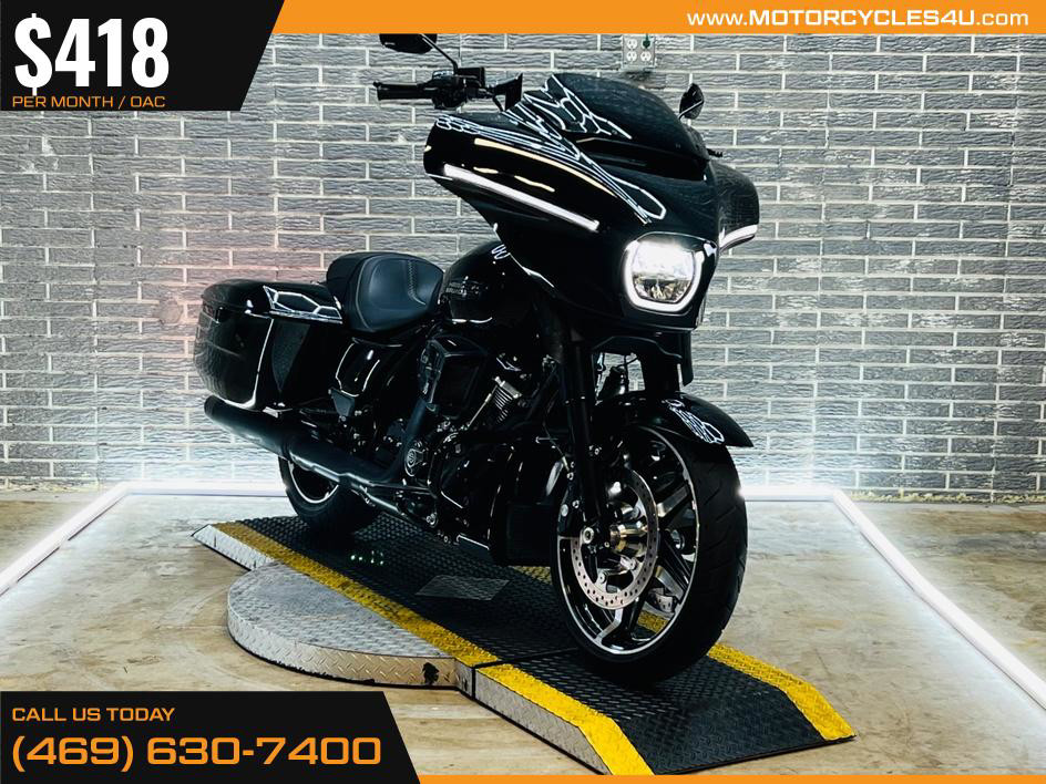 Street Glide®