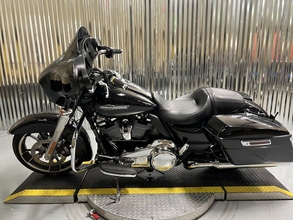 Street Glide®