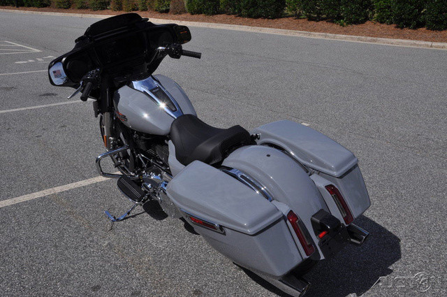 Street Glide®
