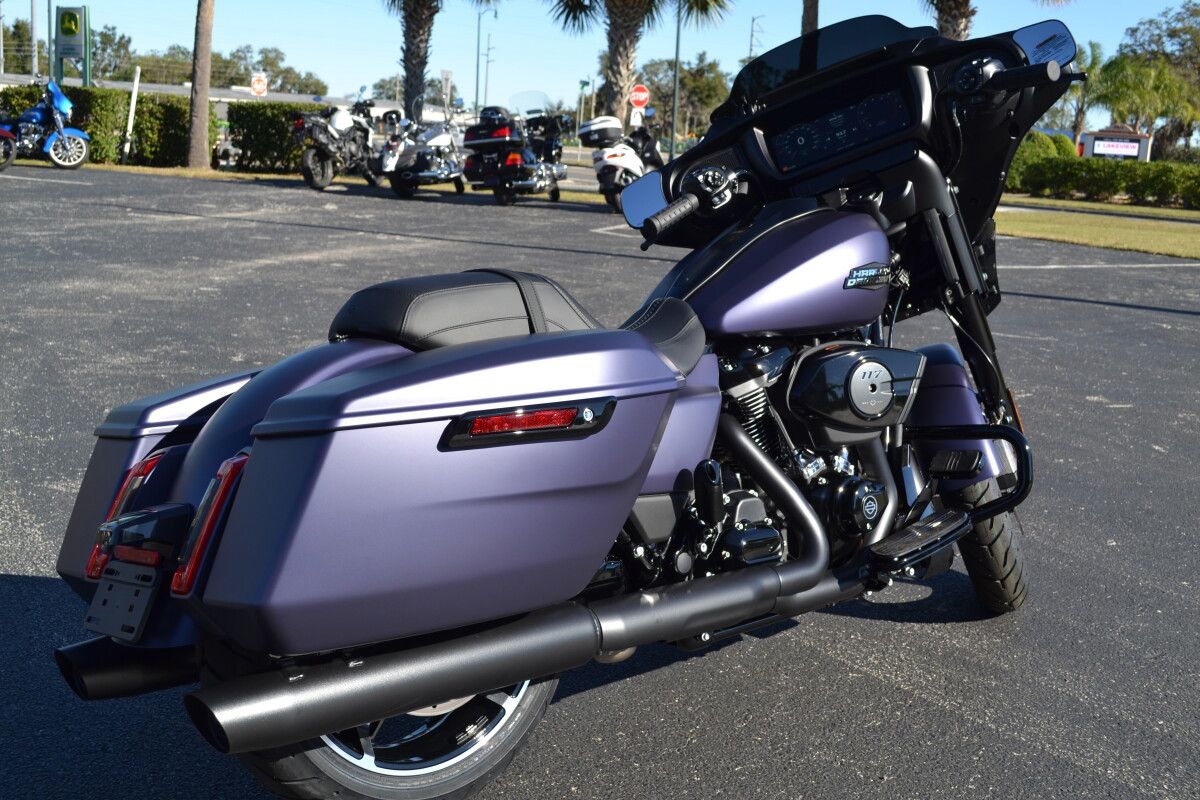 Street Glide®