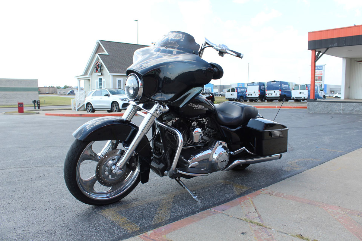 Street Glide®
