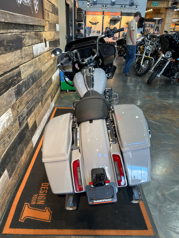 Road Glide®