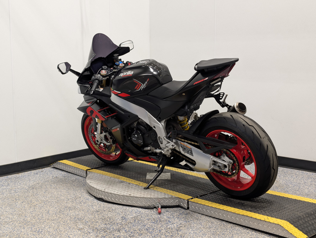 RSV4 1100