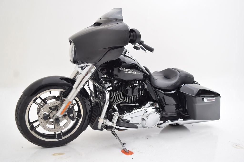 Street Glide®