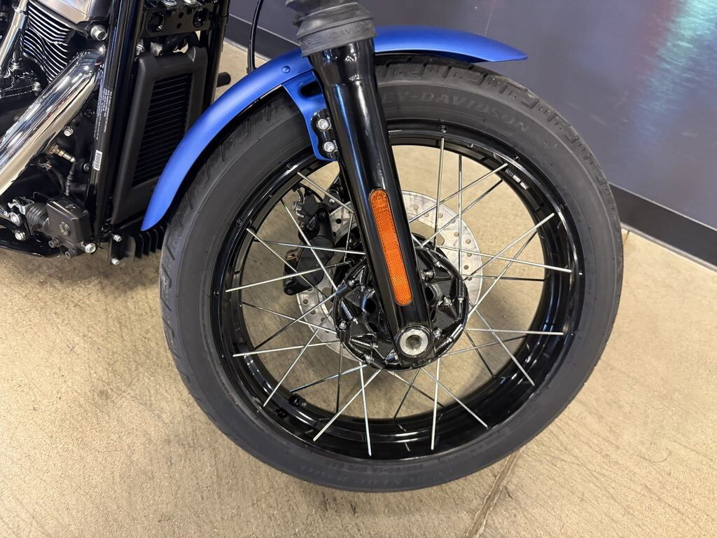 Street Bob®