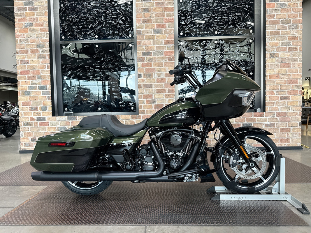 Road Glide®