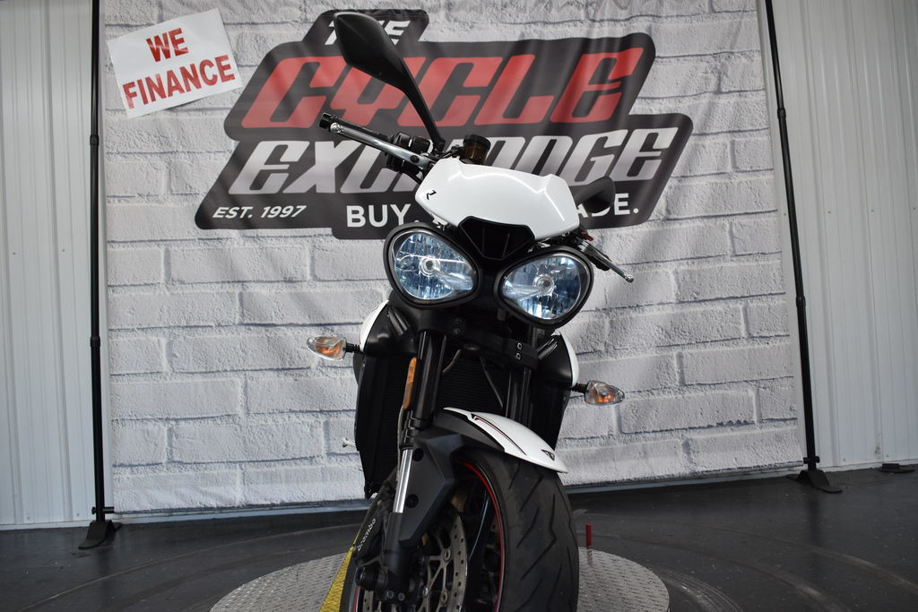 Street Triple R