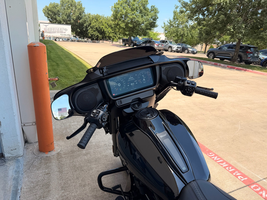 Street Glide®