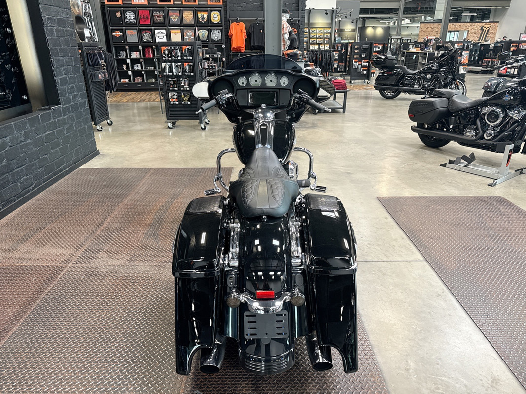 Street Glide®