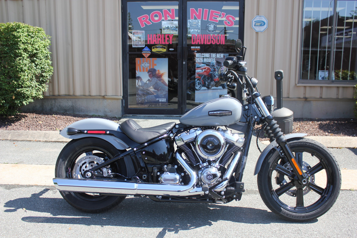 Street Bob®