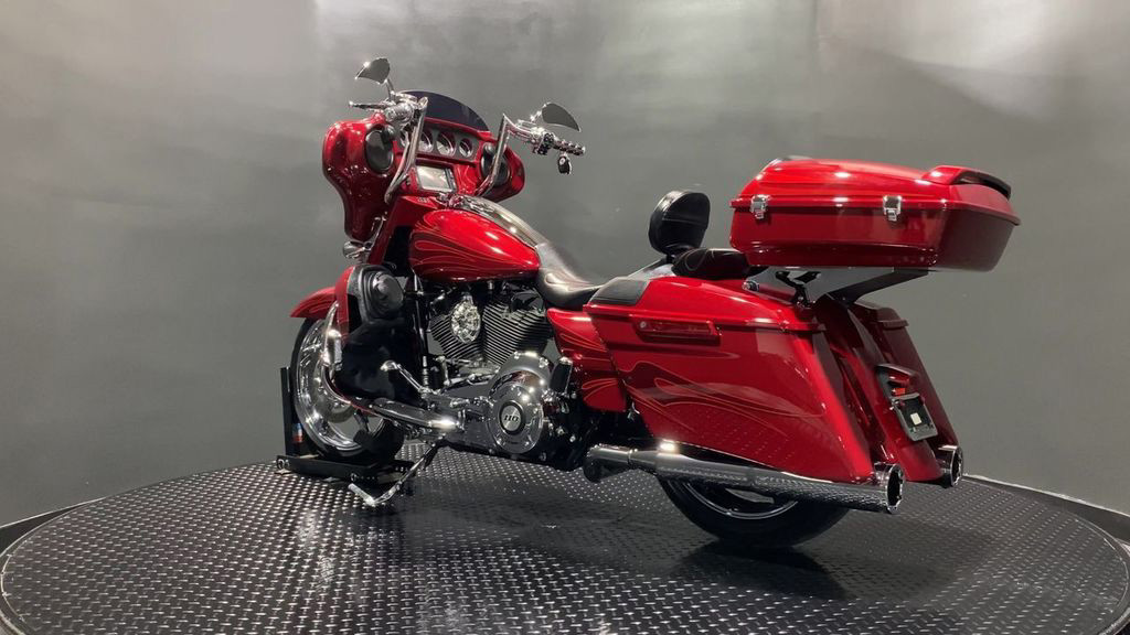 CVO® Street Glide®