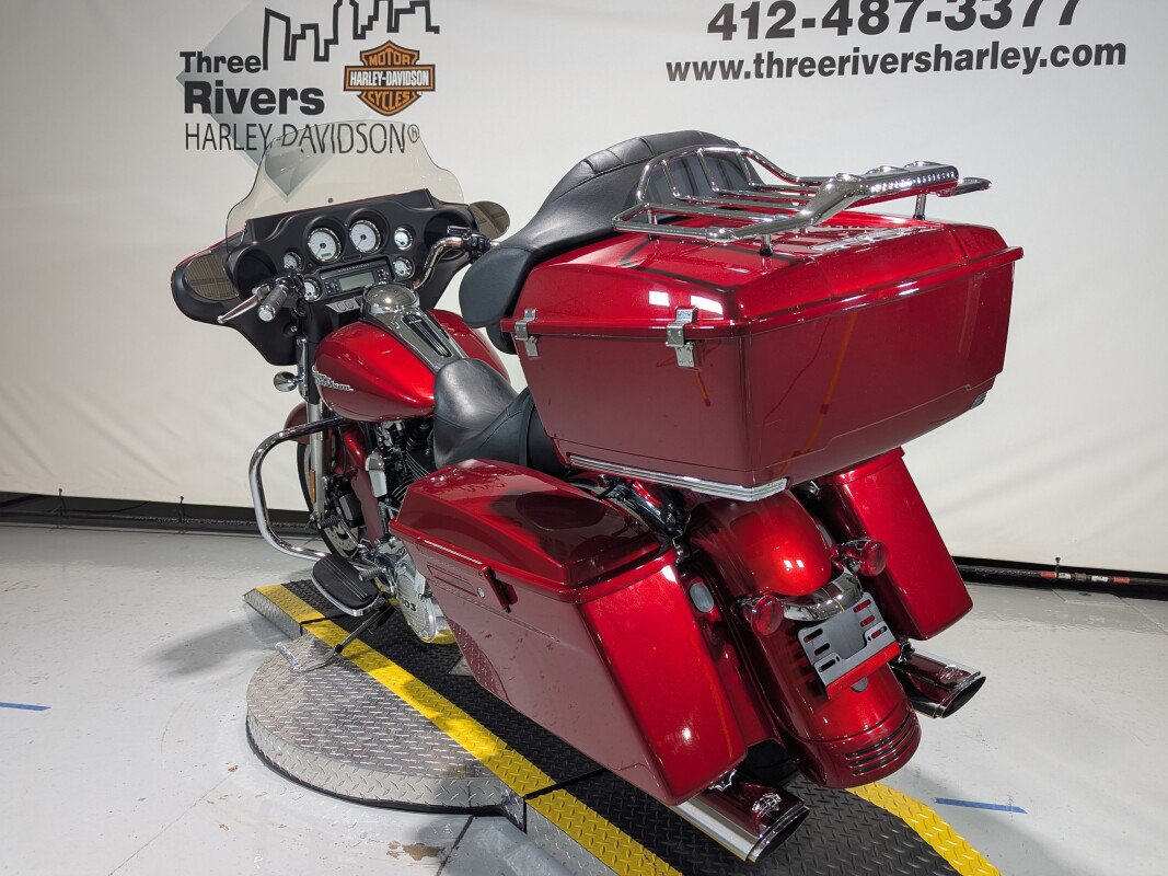 Street Glide®