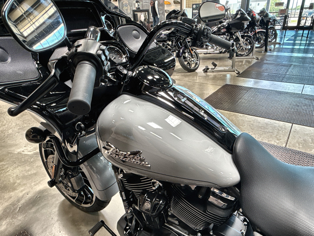 Road Glide® 3