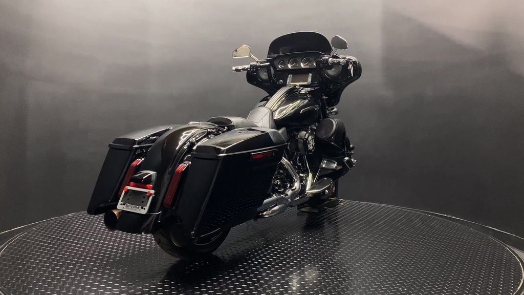 CVO® Street Glide®