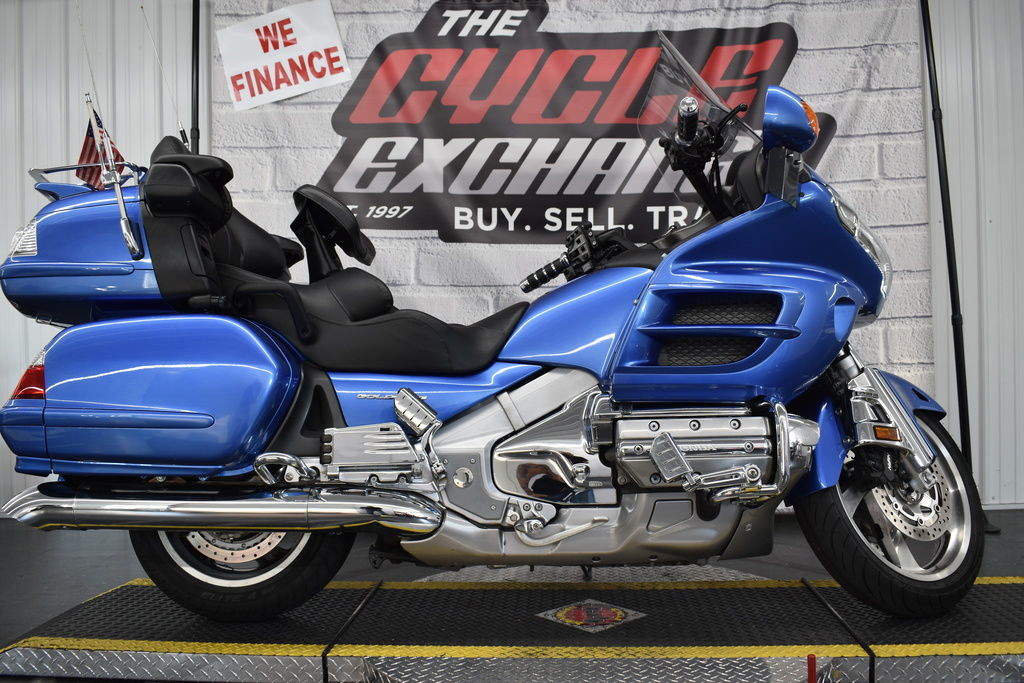 Gold Wing (Audio/Comfort)